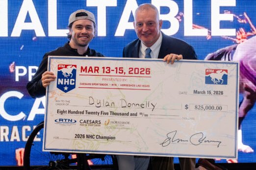 Quigleys_Corner's tweet image. THE CHAMP IS IN THE HOUSE!
Dylan Donnelly, the 2026 NHC Champ (&amp;amp; $825K richer) joins me for a very special seminar today at 11:50 am PT! Watch &amp;amp; listen via @santaanitapark simulcast feed or online here: 1st.tv   #Sharpie #TeamEddieLogan