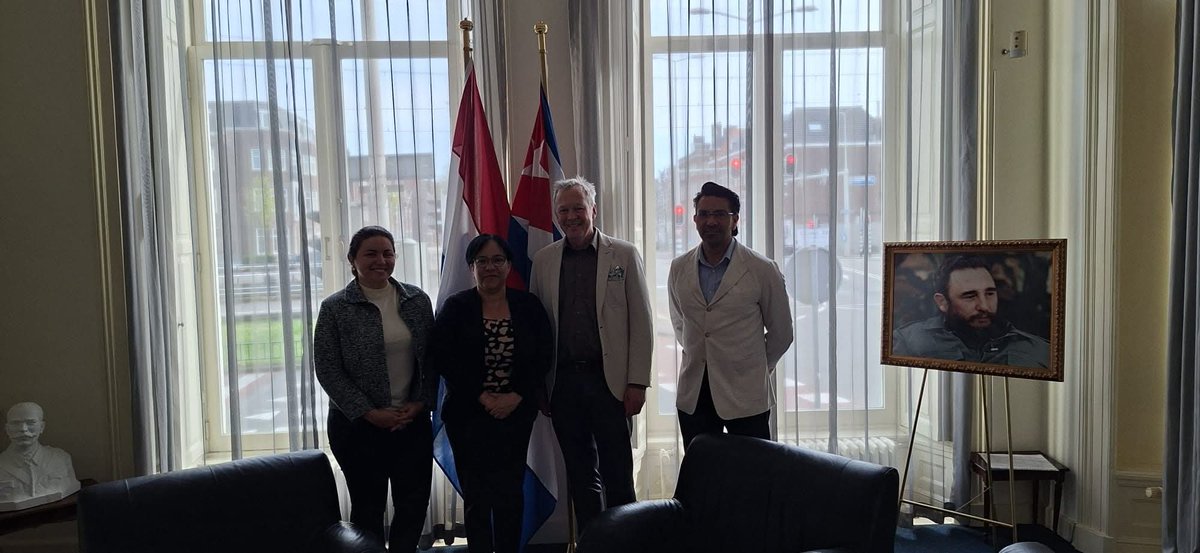 #SantiagodeCuba #somosGiat 
Fue un honor recibir al Dr. Eddy J. Moors, Asesor Especial del Instituto para la Educación del Agua (IHE) Delft, institución neerlandesa de referencia mundial vinculada a la UNESCO, de la que fuera rector entre los años 2017 y 2025.