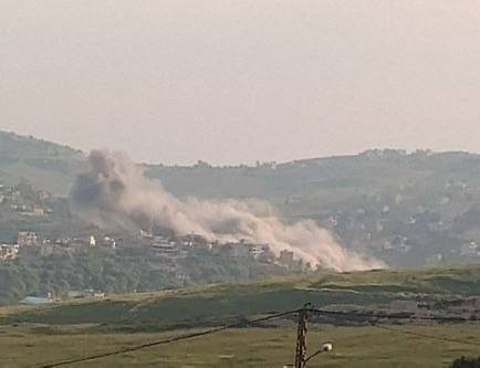 MarioNawfal's tweet image. 🇱🇧🇮🇱 Israeli airstrikes hitting southern Lebanon right now.

The "ceasefire" is 9 days old...