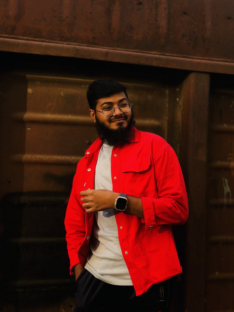 Sarwar_Jahan_'s tweet image. #SJK 

Red Light 🔴