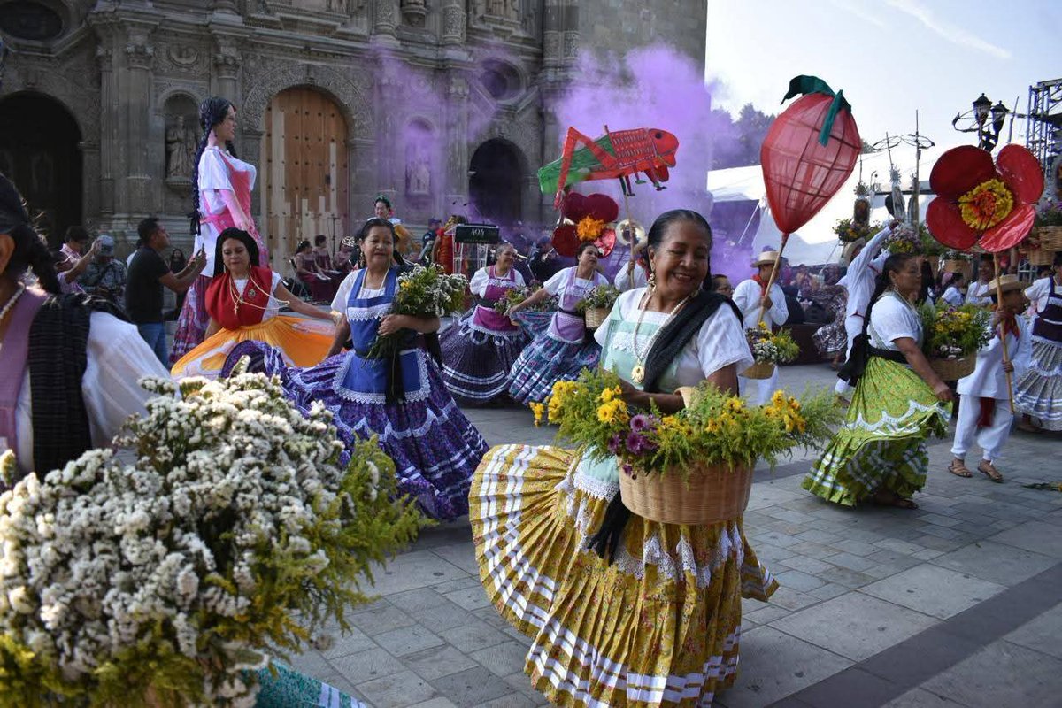 ¡Oaxaca está de fiesta! 🎉✨

Asistí a la ceremonia conmemorativa por el 494 aniversario de nuestra querida ciudad, cuna de tradiciones, cultura e historia que nos llenan de orgullo.

Celebrar a Oaxaca es reconocer su grandeza y honrar su legado.

<a href="/raychagoya/">Ray Chagoya</a>