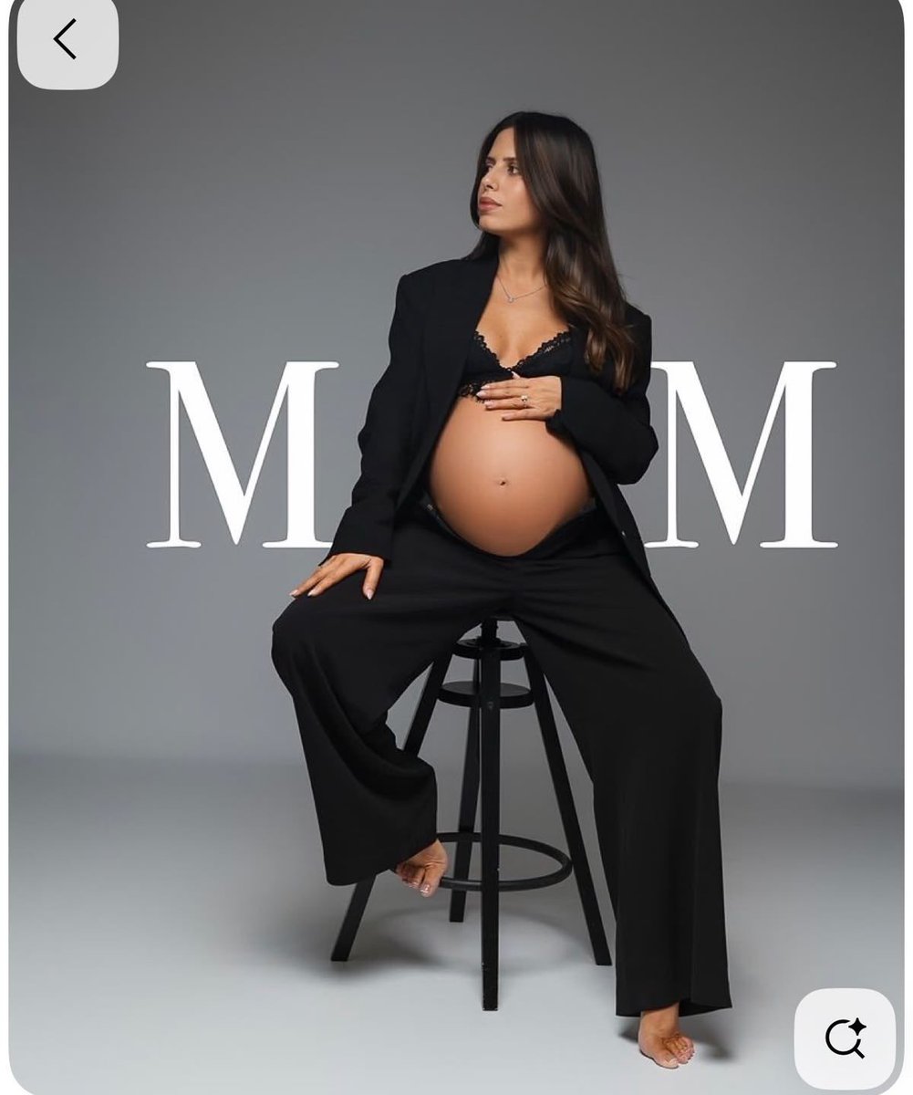 Maternity shoot in grand style 🫶🏼

This.🖤       Or.                That.🖤