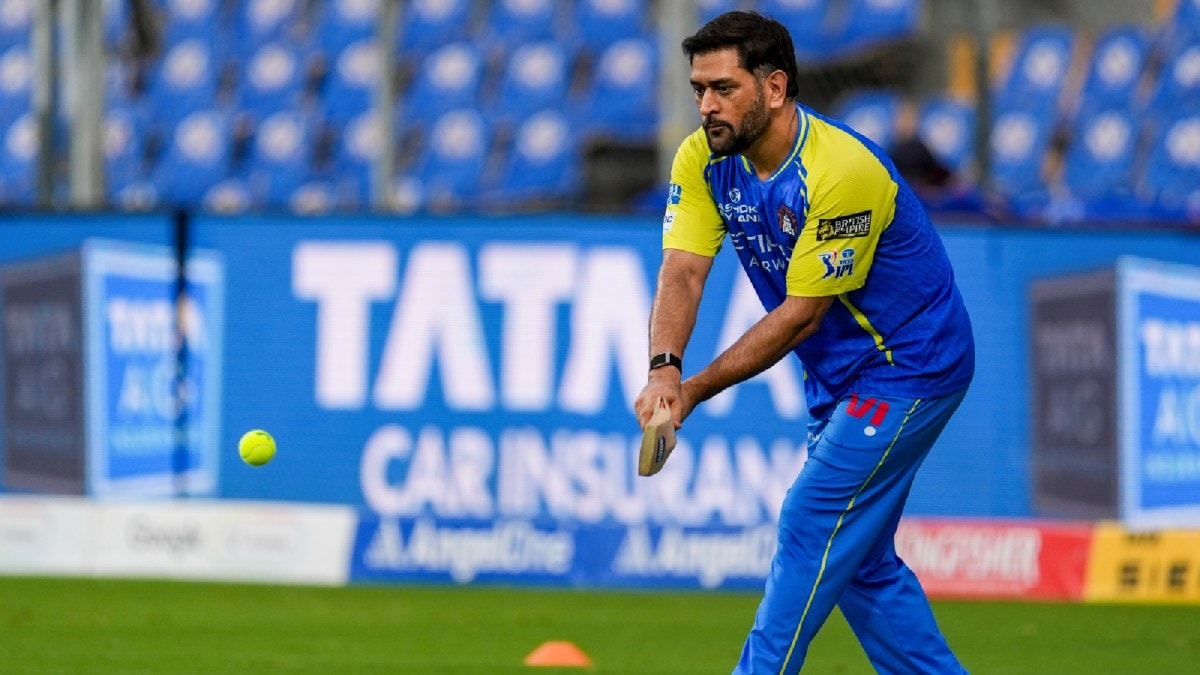 HustlerCSK's tweet photo. 🚨 Dhoni is fit but he doesn't want to disturb the winning combination of CSK.

Hence his playing chances against GT is very low. 🥲

[The Indian Express] https://t.co/bbHRBoePYq