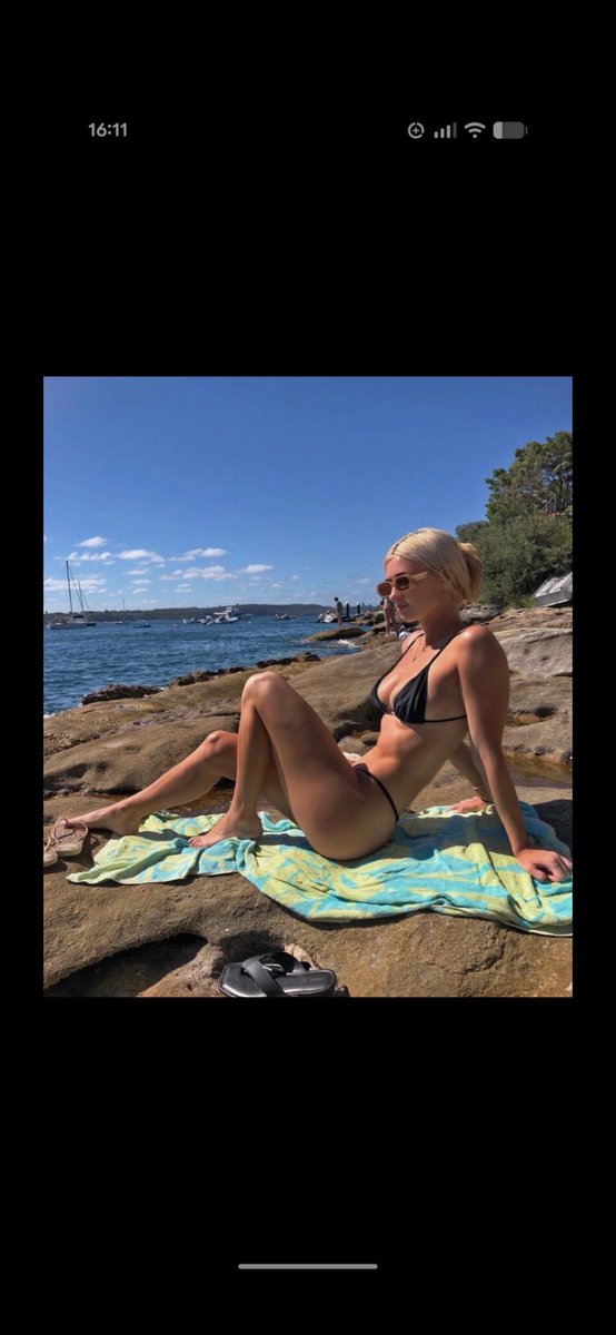 dumb slut jenn tweet media