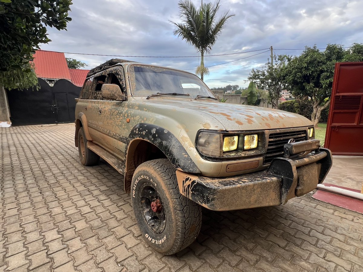 Buhangazi1's tweet photo. Small small Dirt and you are crying

You come this side small small and we see 

😂😂 https://t.co/5OGaOtZBeZ