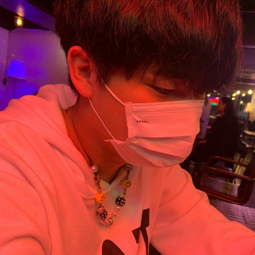 93dduckE's tweet photo. 꼴초인데 쇼타고
상남잔데 미소녀고
일진인데 찐따고
멘헤라인데 안정형이고
뭐 이딴놈이 다있냐 https://t.co/1OwYqxCc0g
