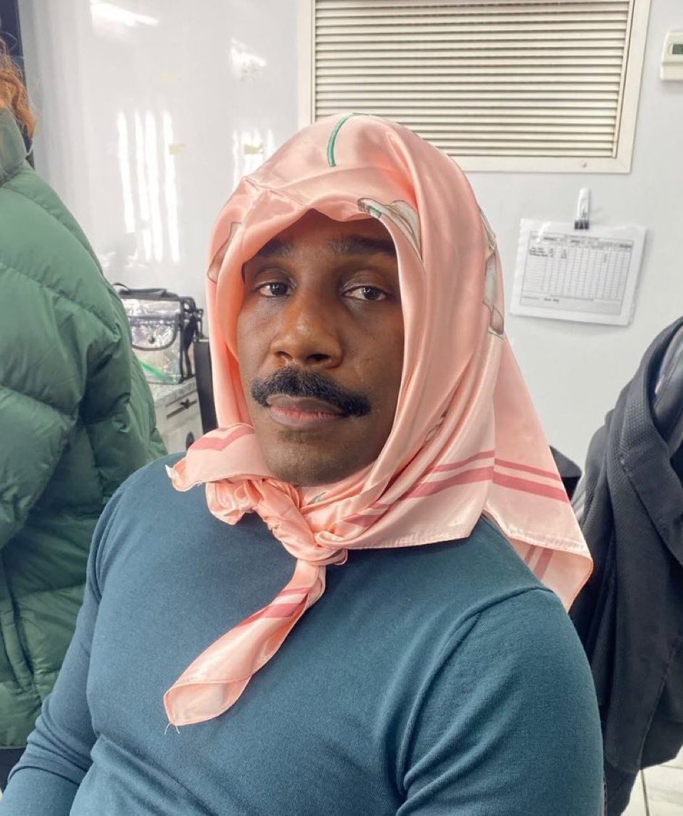 getting my hair done currently and omg i missed this