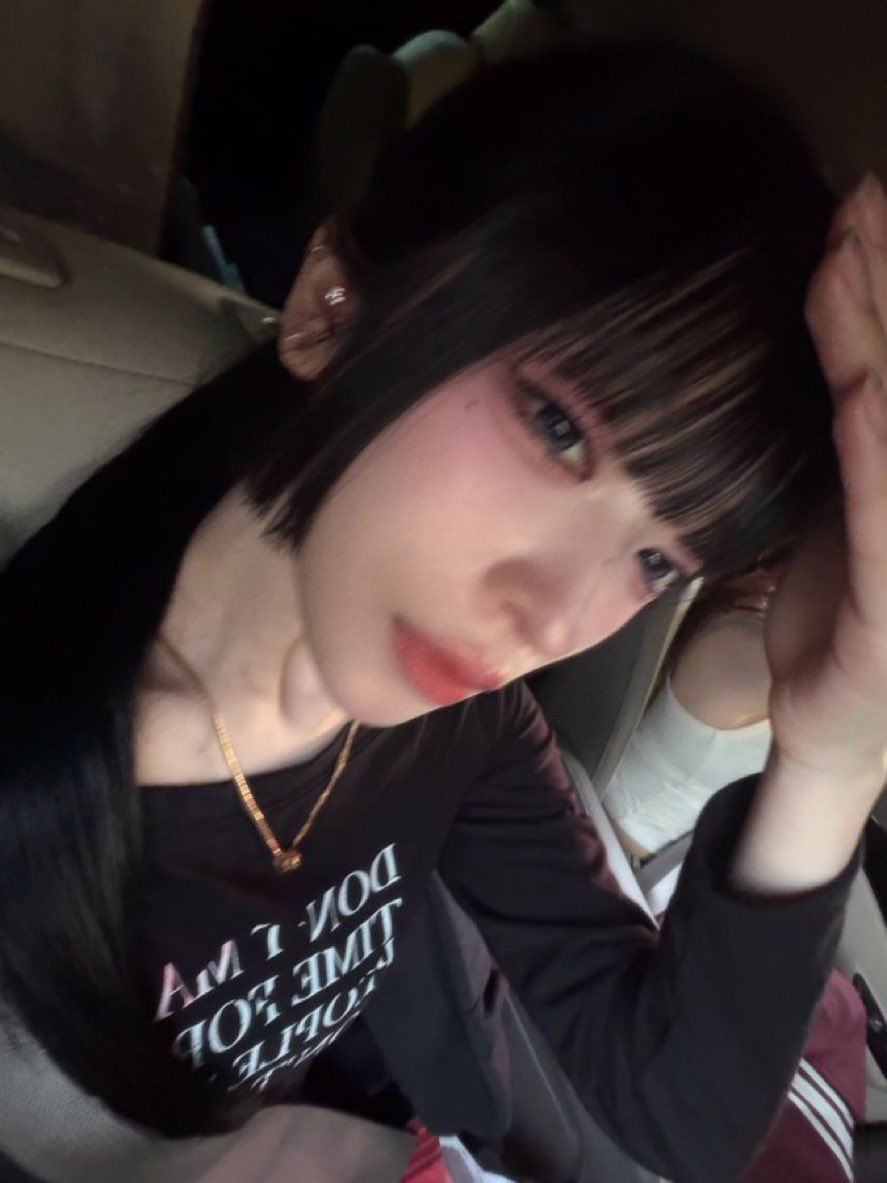 billlie pics tweet media