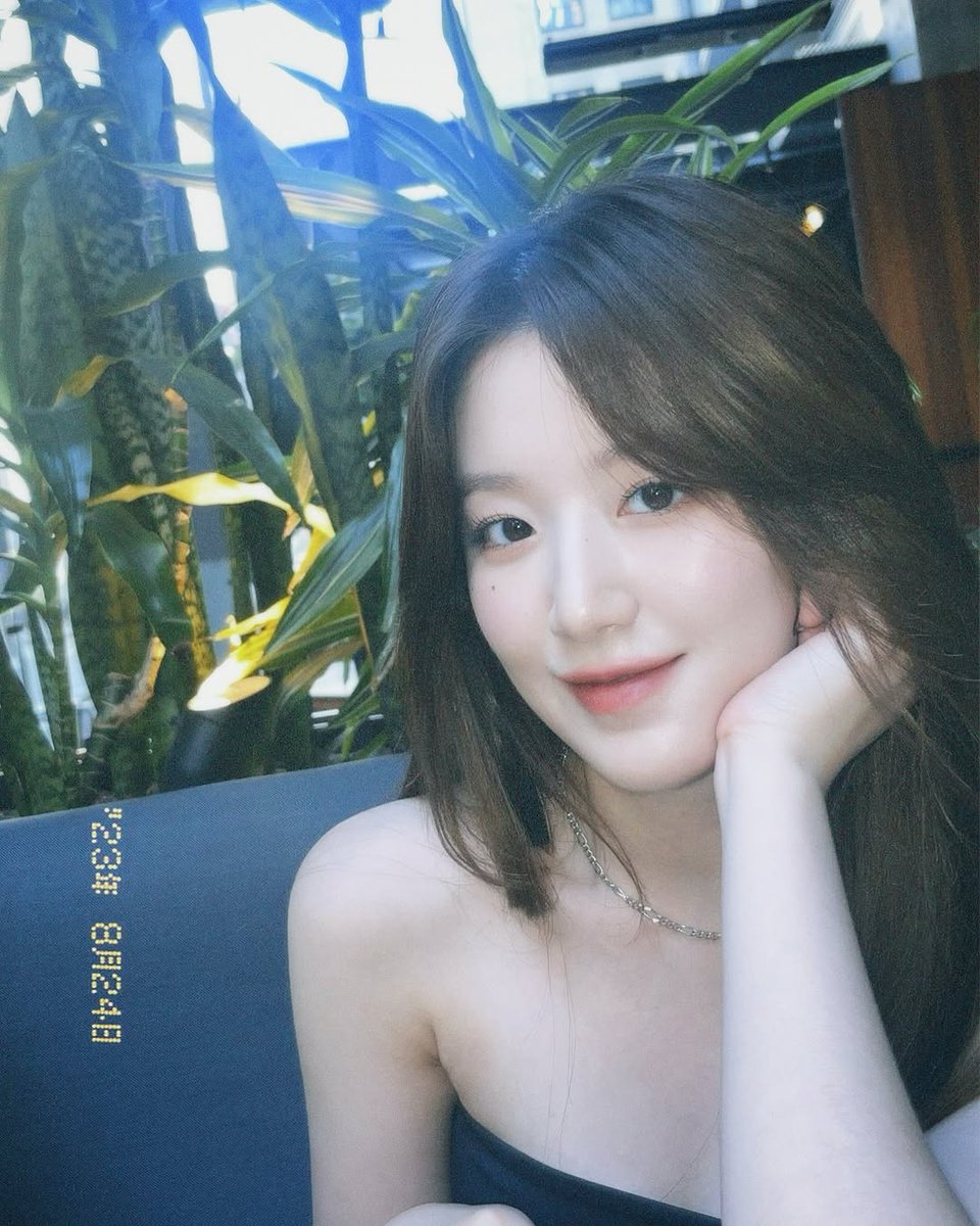 𝑠tr𝕒w𝐛ǝrry 🍓 ˎˊ˗ 𝑠t𝕒t𝐢ōn tweet media