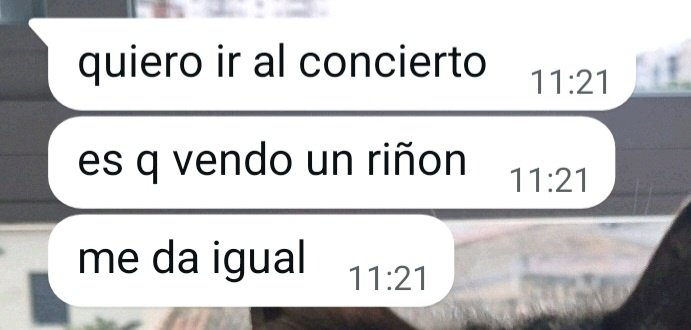 jiminitq's tweet photo. no puedo con la boraheificación de mi hermana we love to see it en directo... venir conmigo obligada al cine a ver el conci de goyang desencadenó su evento canónico https://t.co/0WubihGqWN