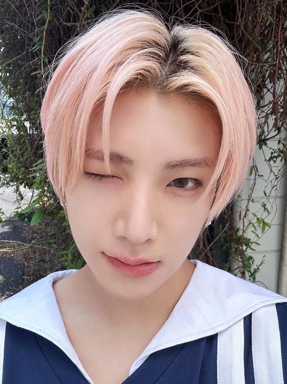 ash ‧₊ ♪˚⊹ tweet media