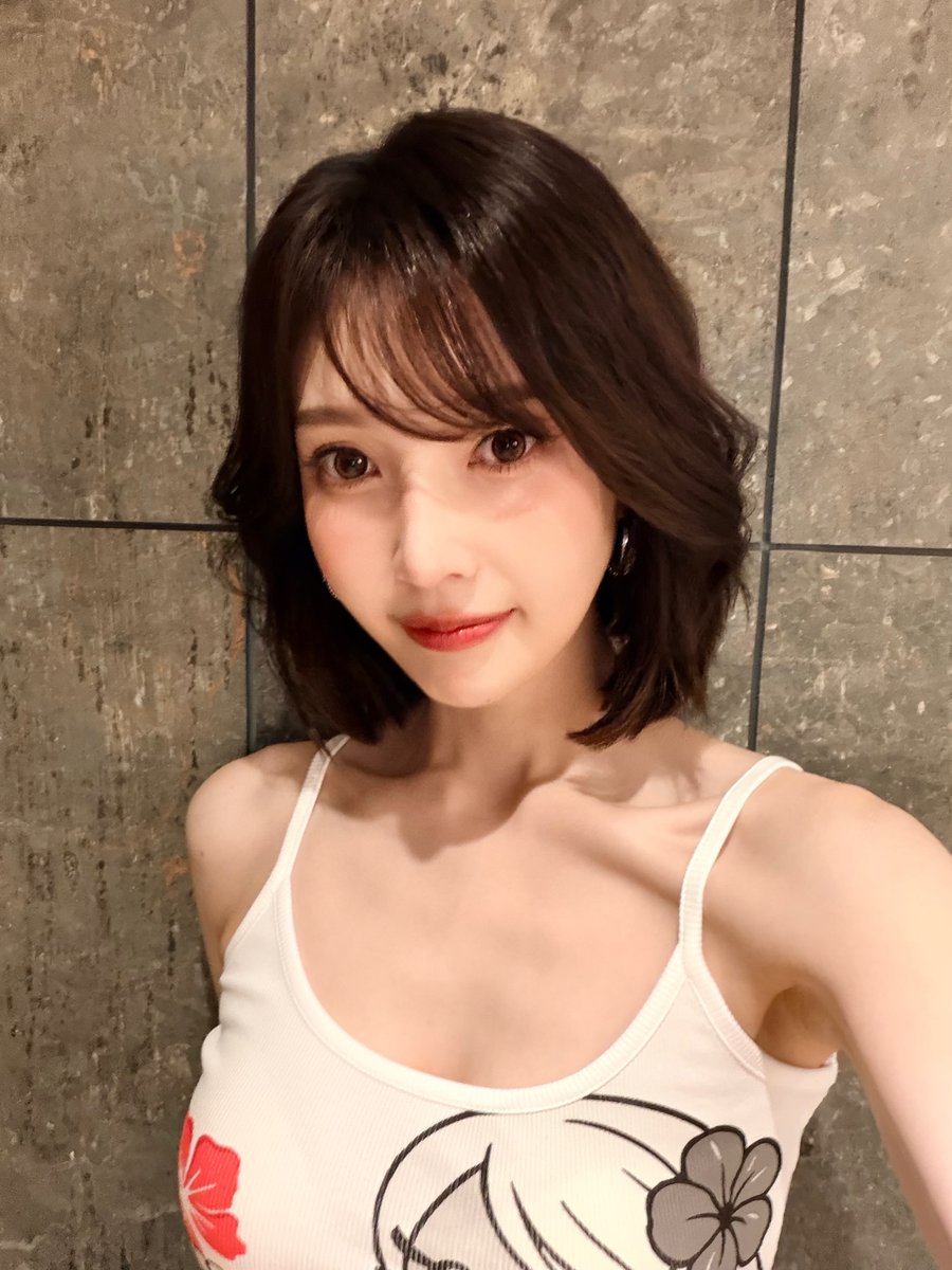 Splash of love for ReVeluv in #KUALALUMPUR 🌊💚

#JOY #조이
#RedVelvet #레드벨벳
#JOY_SPLASH #JOY_ASIA_TOUR