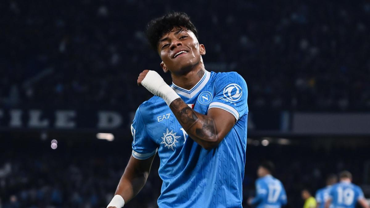 Ar_Durden97's tweet image. Coppia di Ali sinistre dell'anno prossimo e saremmo a livello top d'europa per quella posizione in Campo.

#Gittens + #Santos e abbiamo reparto ali sinistre da 10.