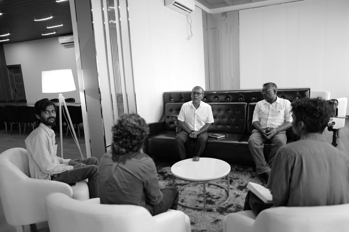 Threw some questions at <a href="/faya_i/">Fayyaz Ismail</a> and <a href="/MohamedNasheed/">Mohamed Nasheed</a>, obviously had very little.

Rn power is heavily concentrated in one person, and that hasn’t translated into real improvements in people’s daily lives, especially us Raajetherey folks. MDP is proposing a model, but we shouldn’t