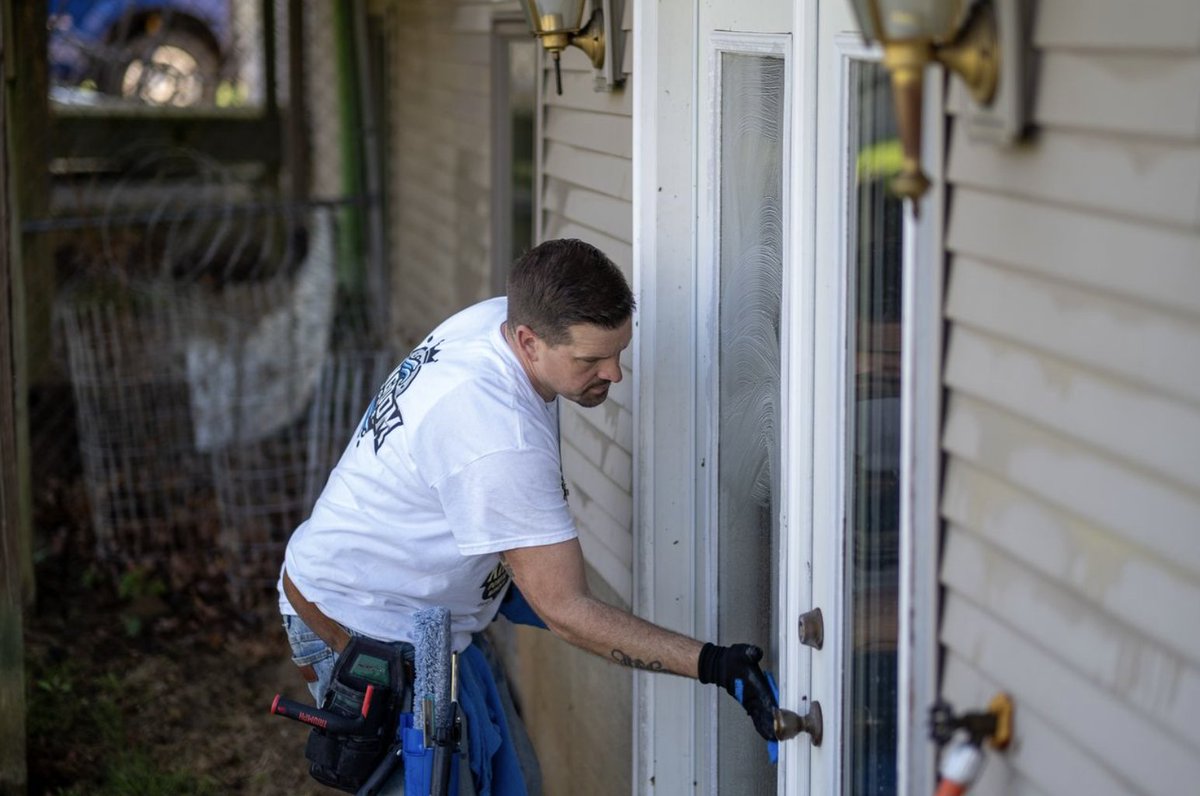 Flint SOUP Presenter #2

Cleaner homes. Second chances. Built in Flint ✨

Vote for Lonnie &amp; Natasha King of Kingdom Power Washing &amp; Window Cleaning as they pitch a business built on service and dignity.

April 27 | Doors 5:15pm | $5 | First Pres

RSVP: forms.gle/Lbka1suBUiAZpE…