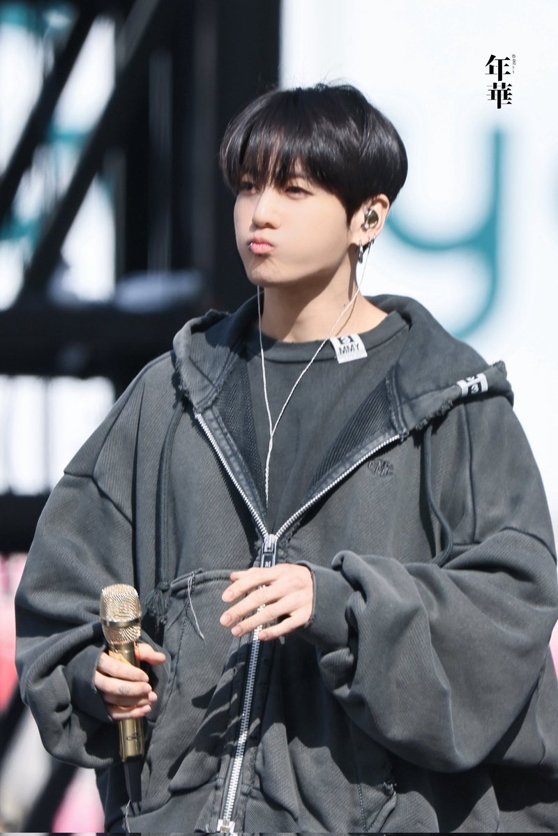 Hello <a href="/houseradiomx/">House Radio MX</a> 
Today I want to vote 15 times for  #StandingNextToYou by #JungKook #RankingHouse Thank you!