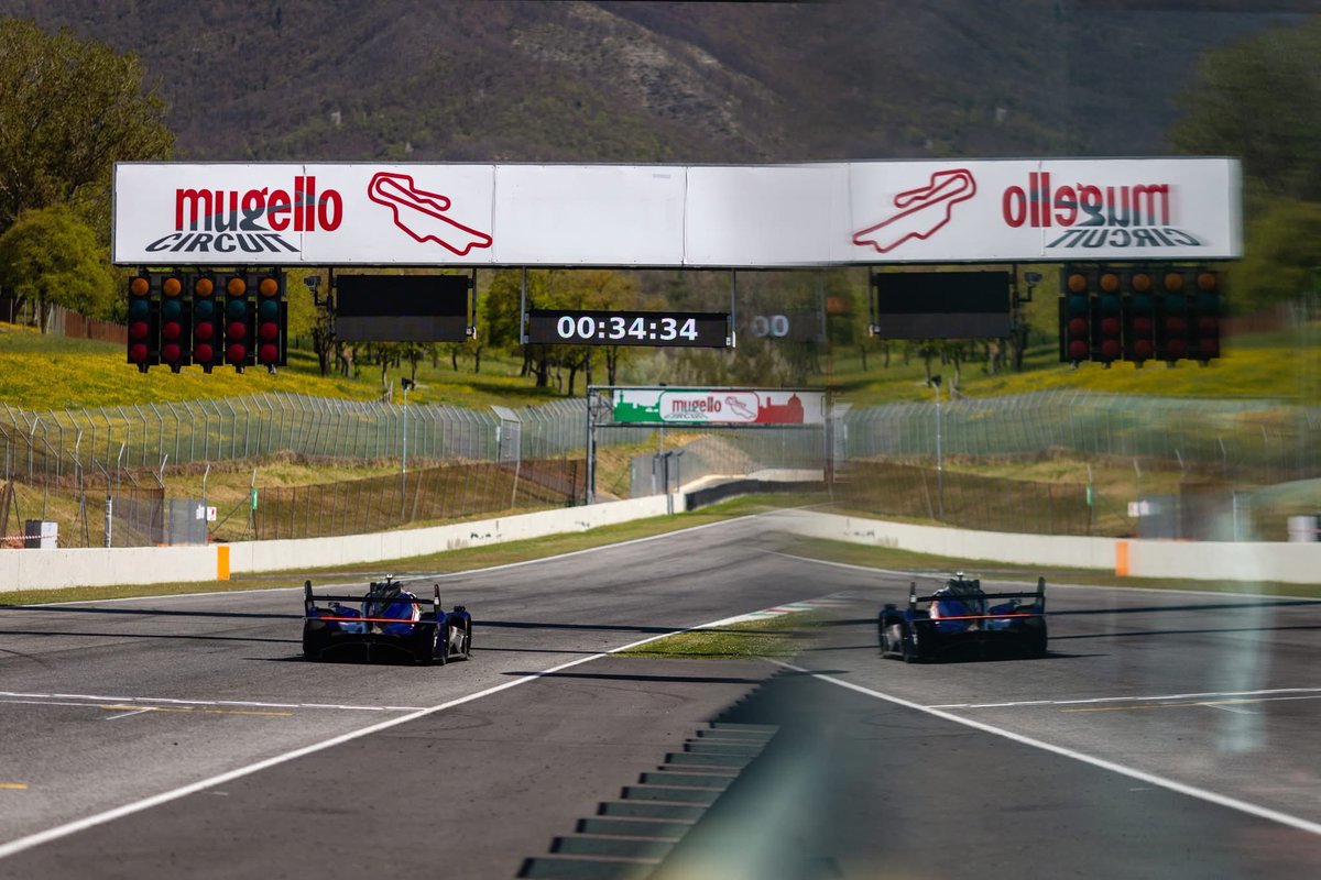 sfcluxembourg's tweet image. 🇫🇷 Les journées au Mugello, c’est vraiment autre chose 💚🤍❤️

🇬🇧 Mugello days just hit different 💚🤍❤️

#scuderia #ferrari #club #luxembourg #scuderiaferrari #scuderiaferrariclub #scuderiaferrariclubluxembourg