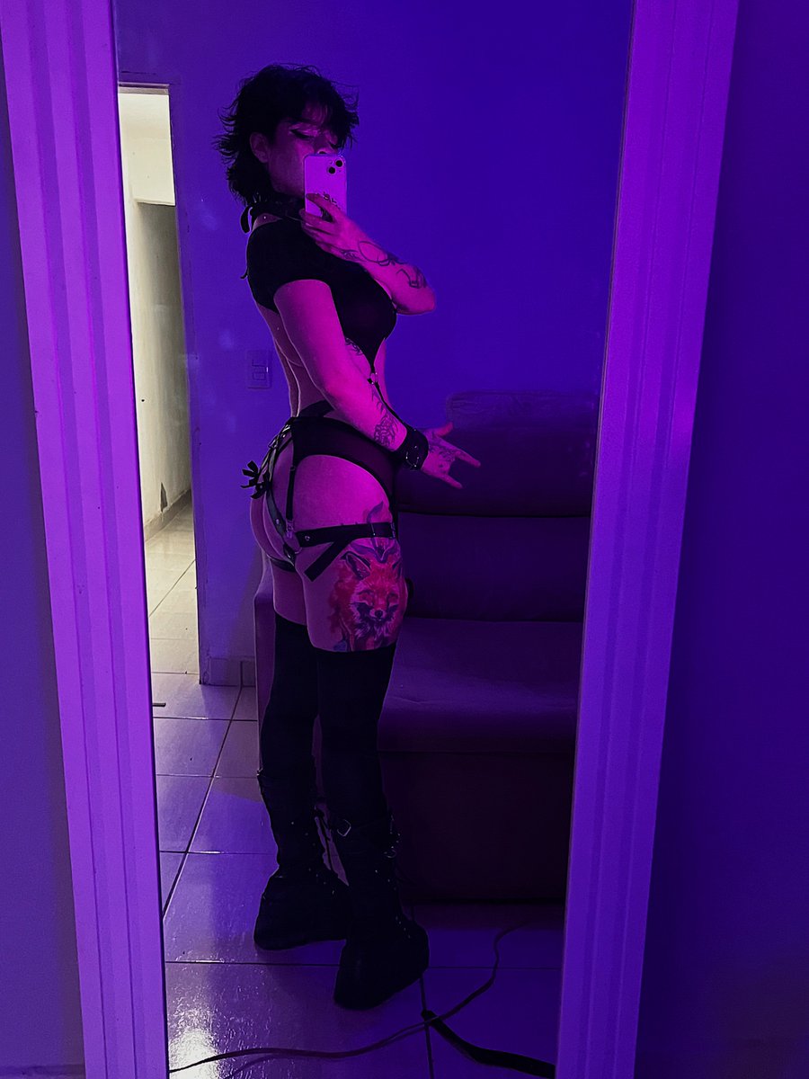 Violetfoxz tweet media