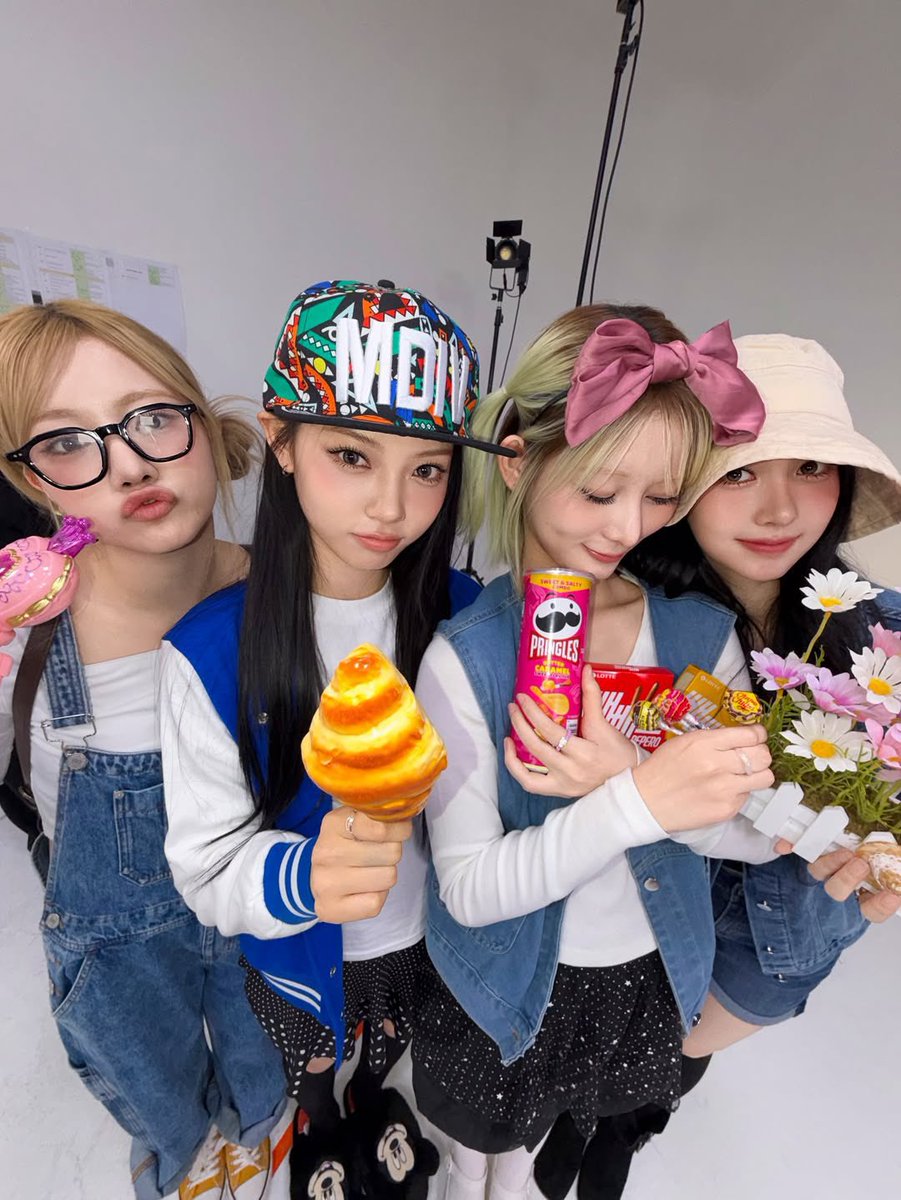 HAEUN France tweet media