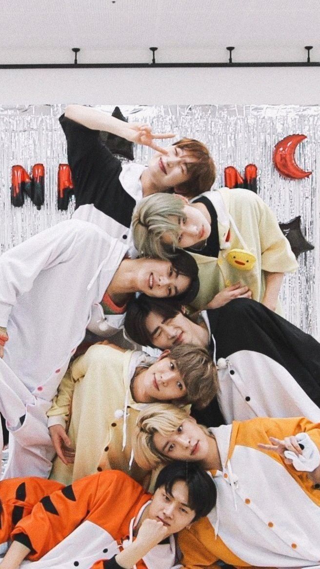 OfflineAleaha tweet media