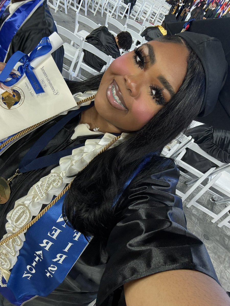 Shaniya no H 😒 tweet media