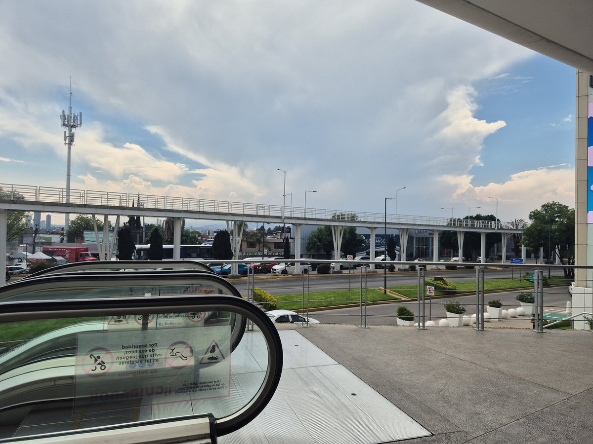 Parejas en galerías serdan o por la zona