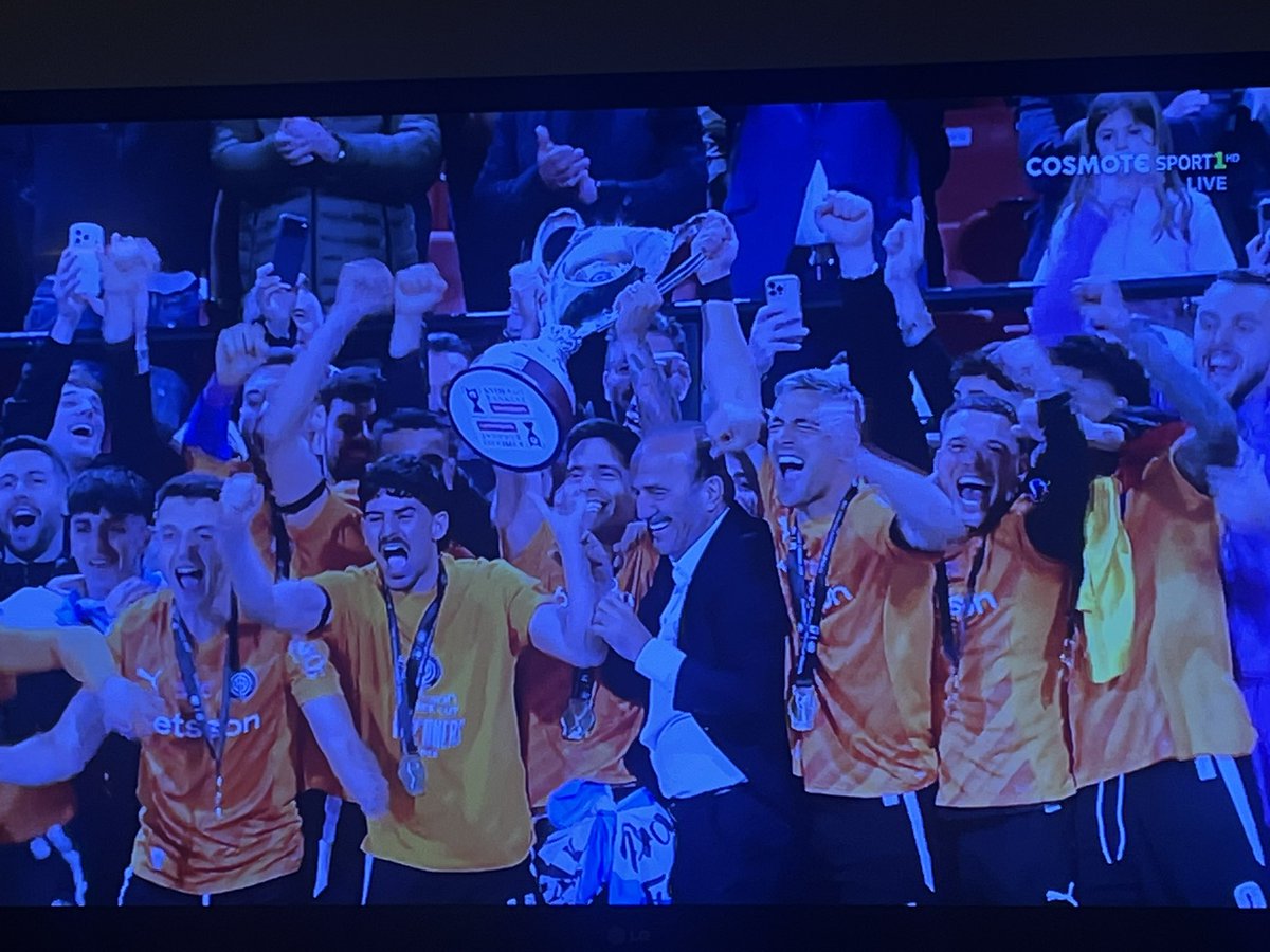 fantasmenios_official tweet media