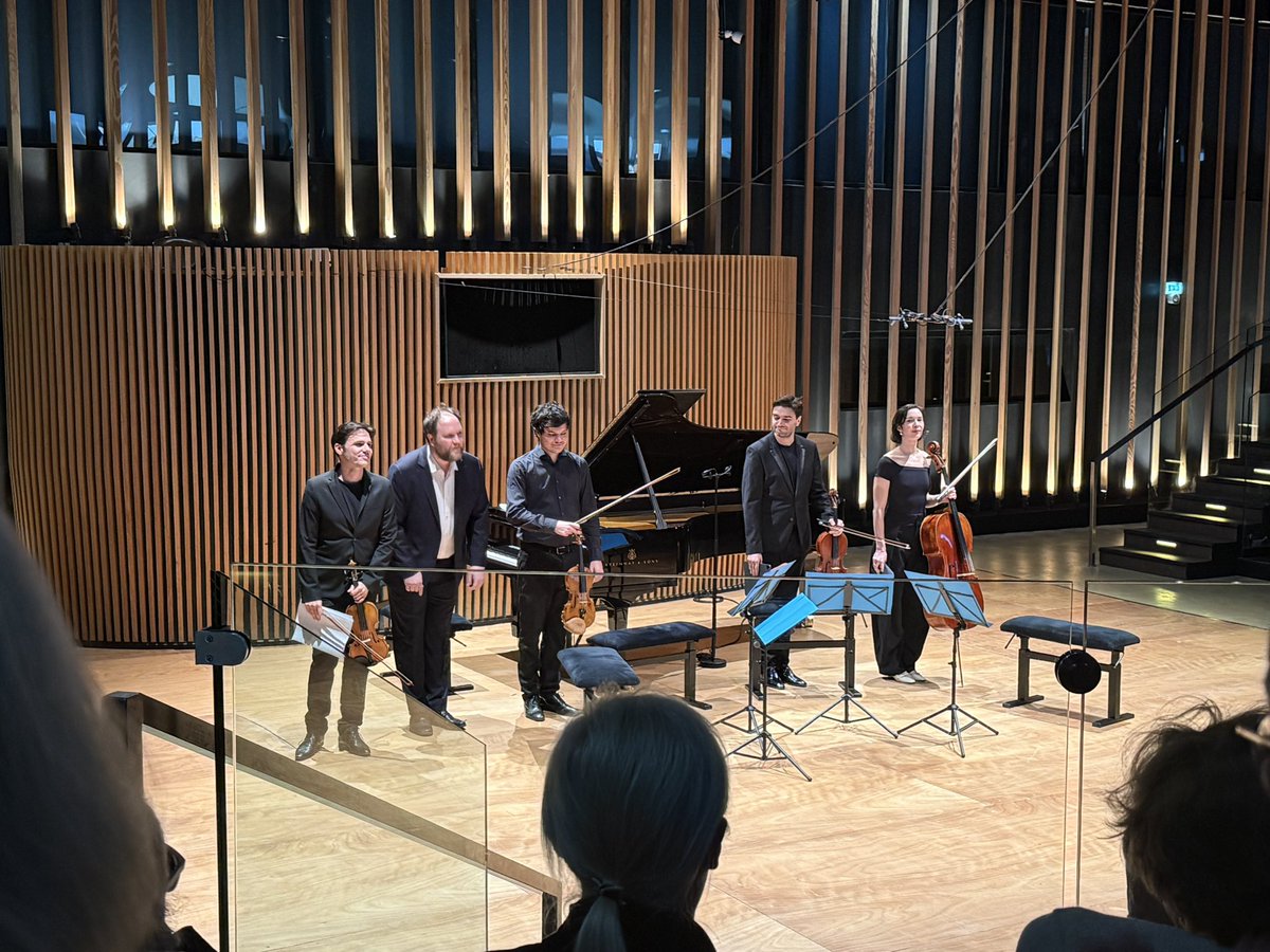 JPCarpentierUE's tweet image. J’ai eu la chance de participer, en qualité de Consul honoraire du #Luxembourg au 30e Festival de #Pâques de @DeauvilleFr grâce à l’aimable invitation de @PAugier, maire de Deauville et grand artisan de ce festival depuis sa création en 1997.

Je félicite les musiciens en