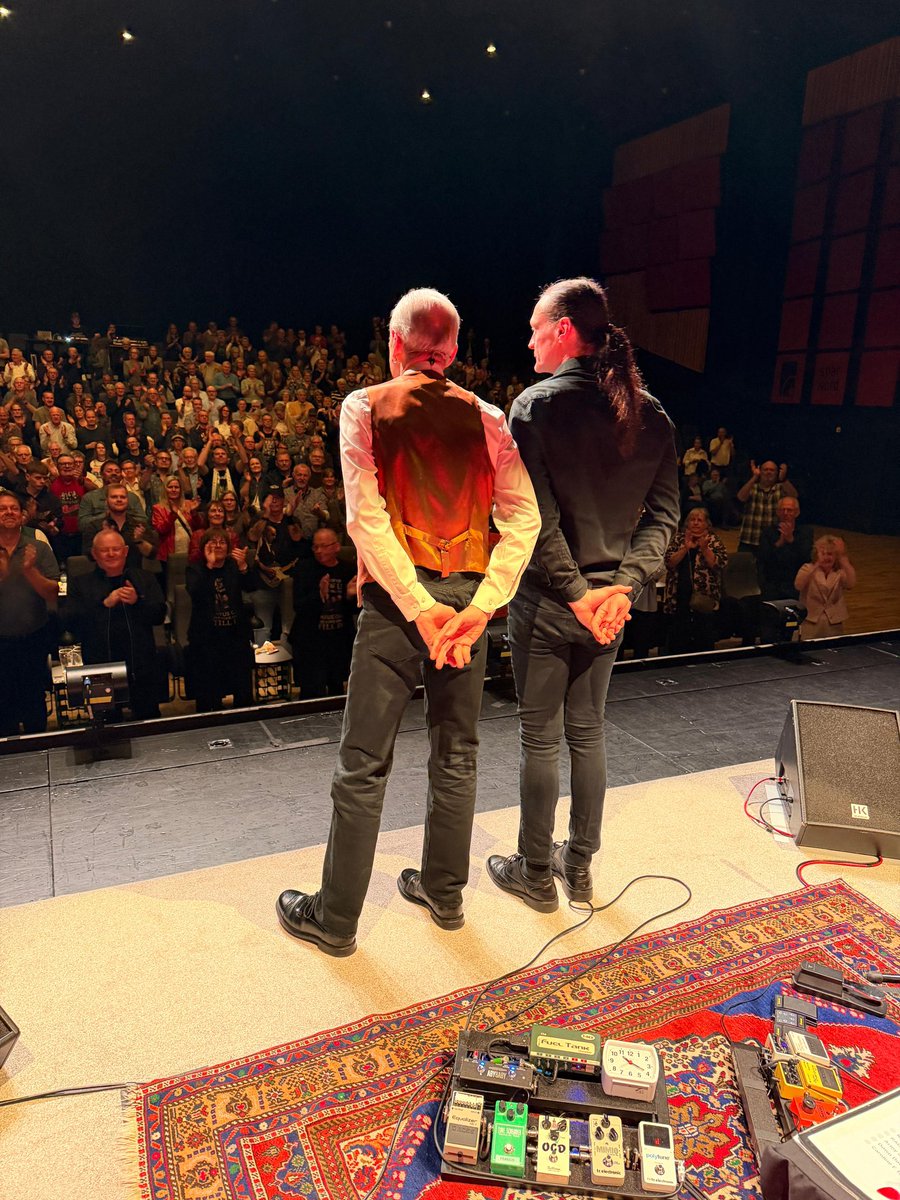 frossiofficial's tweet photo. Thank you, Skive, for the warm welcome to Denmark. 

The next stop is Vejle Musikteater, DK. Tickets for all European and UK shows: https://t.co/JKkcpCKQrd

#FrancisRossi #Tour #StatusQuo #Skive #Vejle https://t.co/Q6NXqJq6df