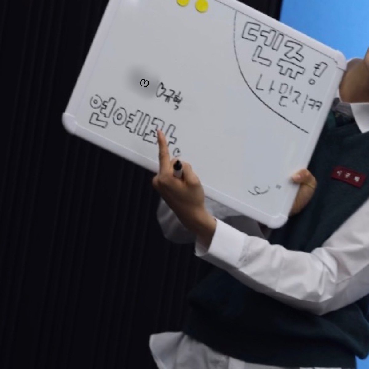 ෆ ໒꒱ tweet media