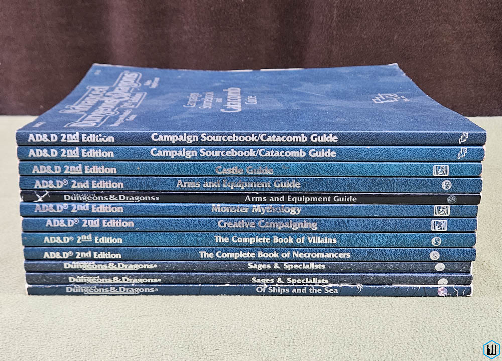 I profiled the Brown Complete Guides the other day. Now it's a stack of the Blue DMGR series, a full run going to the shelves. I have a photo reference to the BLUE books over at my game blog with all the variants; link in the comments.
