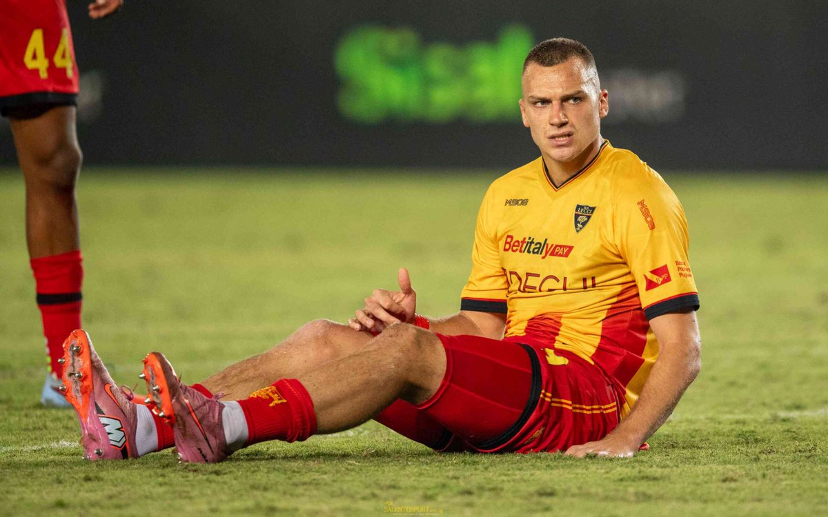 SalentoSport's tweet image. LA CRONACA – Lecce, così è troppo poco. Di buono da Verona solo il +1 sulla Cremonese dlvr.it/TSDKDH #Lecce #Verona #SerieA #Salvezza #CalcioItaliano