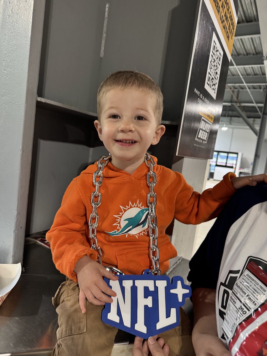 DadMansDugout's tweet photo. @MiamiDolphins @TexasFootball My son was representing the @MiamiDolphins at the draft! https://t.co/j6Ik5uj5tg