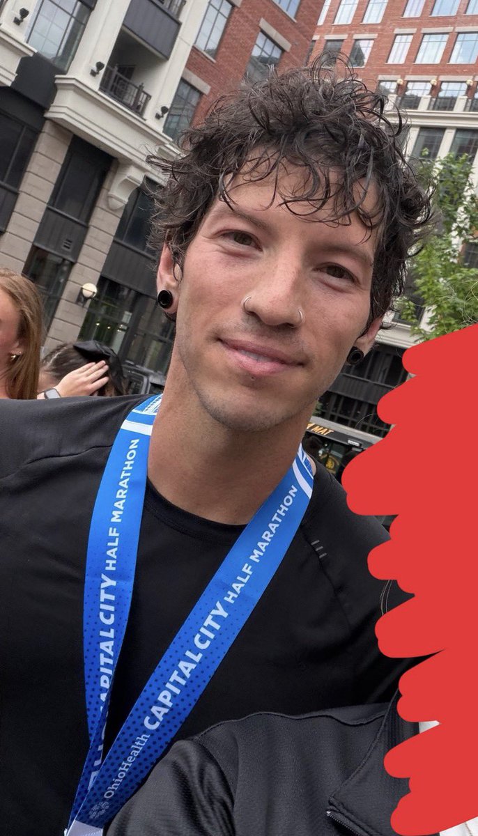 alex |-/ tweet media