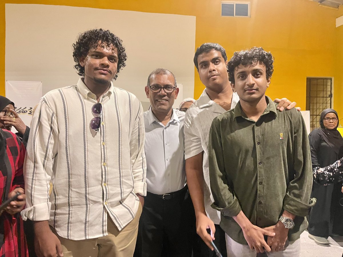 Anni and Addu MDP Members 💛 

#VoteAnni #Bodubadhalu