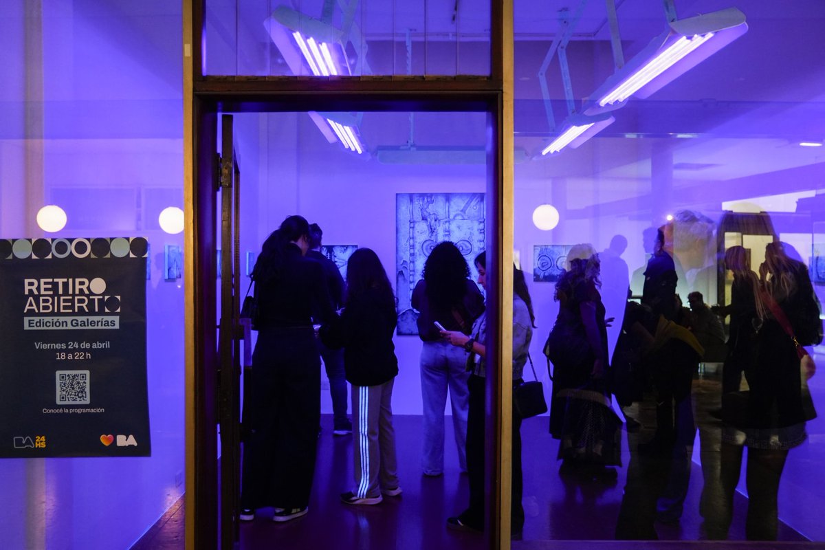 herlombardi's tweet photo. Un lujo la noche de ayer, Retiro volvió a latir distinto.

Con Retiro Abierto - Edición Galerías, disfrutamos de más de 50 espacios artísticos, circuitos llenos de gente, shows y gastronomía. Cuando el arte sale a la calle con fuerza, también se activa la economía y se impulsa el desarrollo. 

Retiro Abierto nos permitió vivir como nunca la ciudad más linda del mundo.