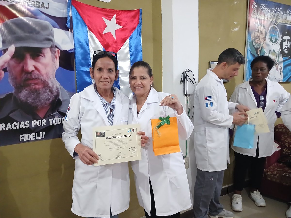 BeisyCamej89192's tweet photo. La Brigada Médica Cubana, en Joyabaj, Quiché, Guatemala, realiza acto de reconocimiento a 4 médicos,  que regresan a la Patria después de culminar su misión internacionalista  satisfactoriamente.  Feliz Regreso a la  Patria hermanos. 
#CubaNoEstáSola 
#CubaVencerá 
#BMCGuatemala https://t.co/mGoZ74OnaX