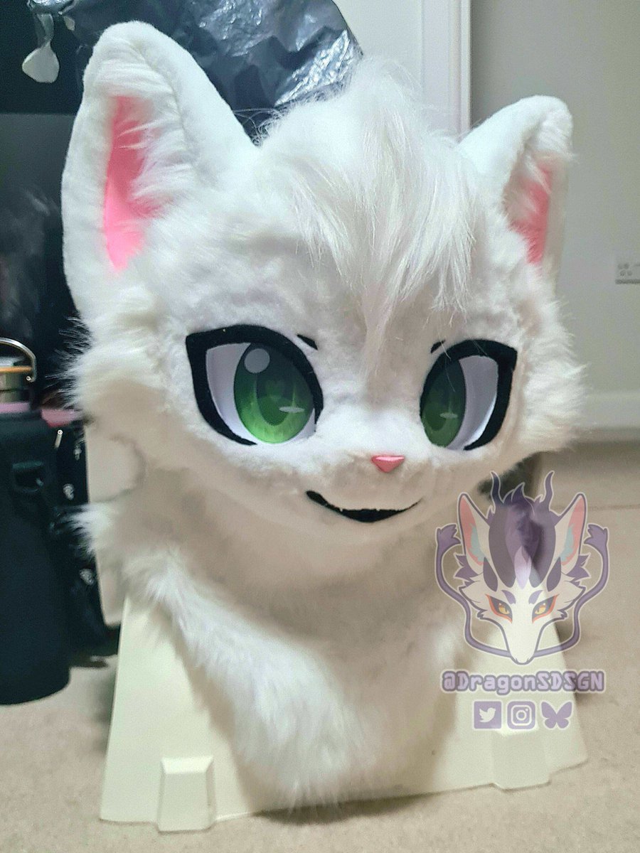 DragonSDsgn's tweet photo. Finished fursuit commission of this kitty cat! Liamm! 
#furry #kemono #fursuit #kemonofursuit https://t.co/iUvNvdtFYq