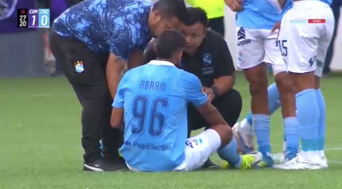 MickyRimense's tweet photo. Que pena lo de Luis Abram, no da molestia, da pena, por lo que se esperaba de él. Otra vez lesionado. 3 partidos de titular y no aguantó.

Si estamos esperando su gran nivel que tenía, está muy lejos. https://t.co/ZQyz1Cp8Fc