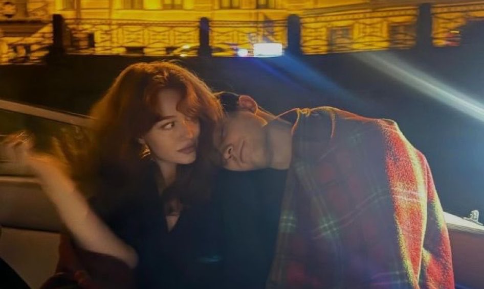 Sara🦌 tweet media