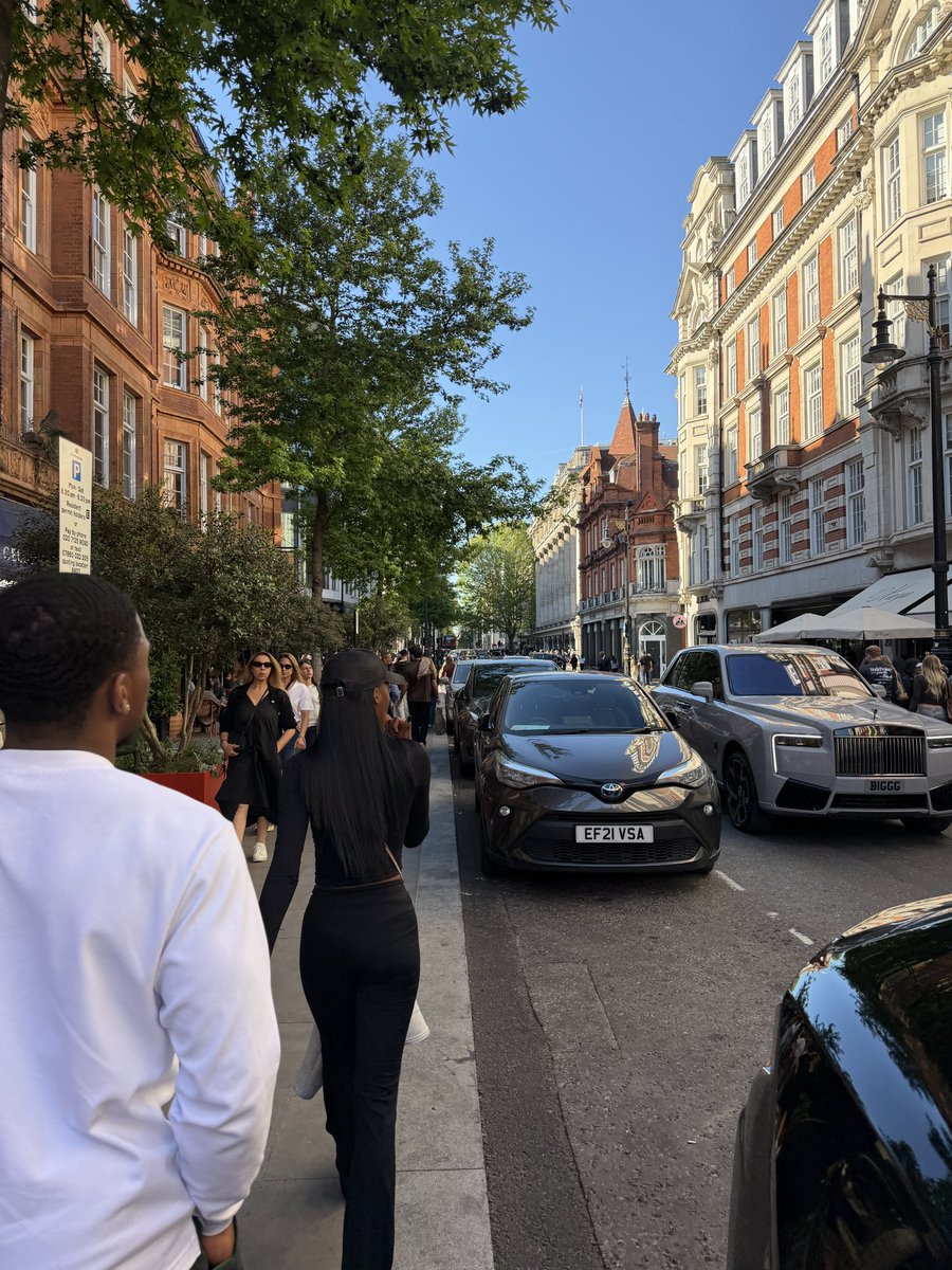 GarciaYsl's tweet photo. No city competes with London on a sunny day https://t.co/K3o5k2B55u