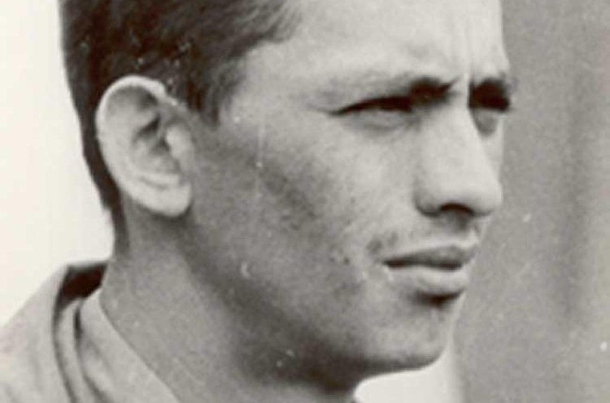Ante la caída en combate del Capitán San Luis, el Che escribió "...hemos perdido al mejor hombre de la guerrilla...tu cadáver pequeño de capitán valiente ha extendido en lo inmenso su metálica forma." #CubaViveEnSuHistoria