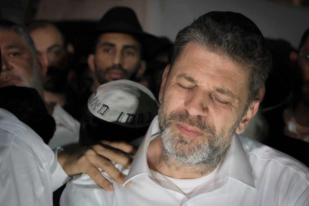 ארי סר tweet media