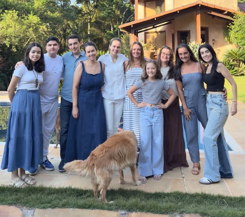 AAAAAAAA ANA PAULA E OS AMIGOS 🥹