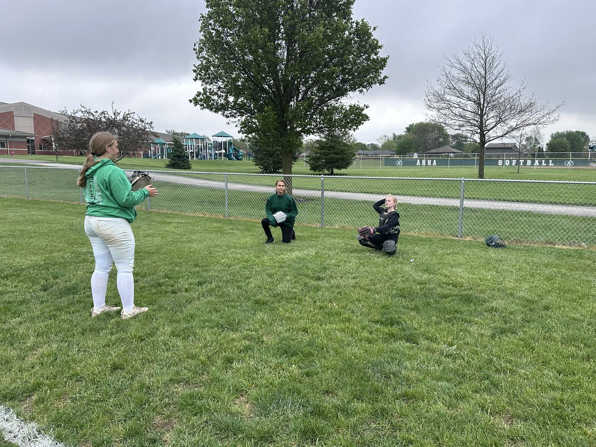 Anna Softball tweet media