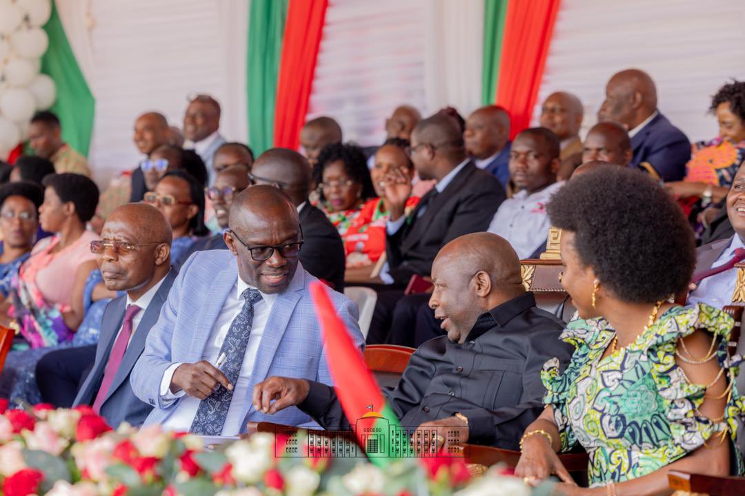 NtareHouse's tweet photo. Le Chef de l’Etat SE @GeneralNeva a apprécié l’élan de la population rurale dans la mise en œuvre des directives du programme politique mené par le @CnddFdd, félicitant notamment les provinces pour la forte mobilisation populaire dans la valorisation de la culture de l’avocat https://t.co/GqRxCGp8eJ