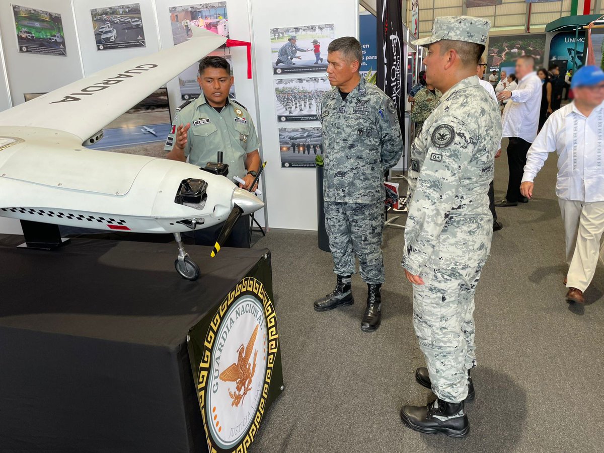 GN_MEXICO_'s tweet image. ¡Cada acción cuenta para tu seguridad! En el Aeropuerto Internacional de Tulum, en #QuintanaRoo, integrantes de la #GuardiaNacional, #EjércitoMexicano y la #FuerzaAéreaMexicana participaron en la Feria Aeroespacial Mexicana #FAMEX2026. A través de actividades de proximidad social