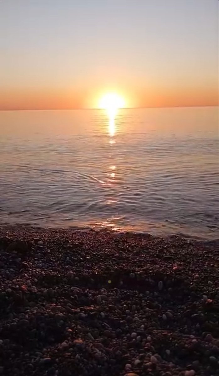 Güneşte batıyor madem hayırlı akşamlar...