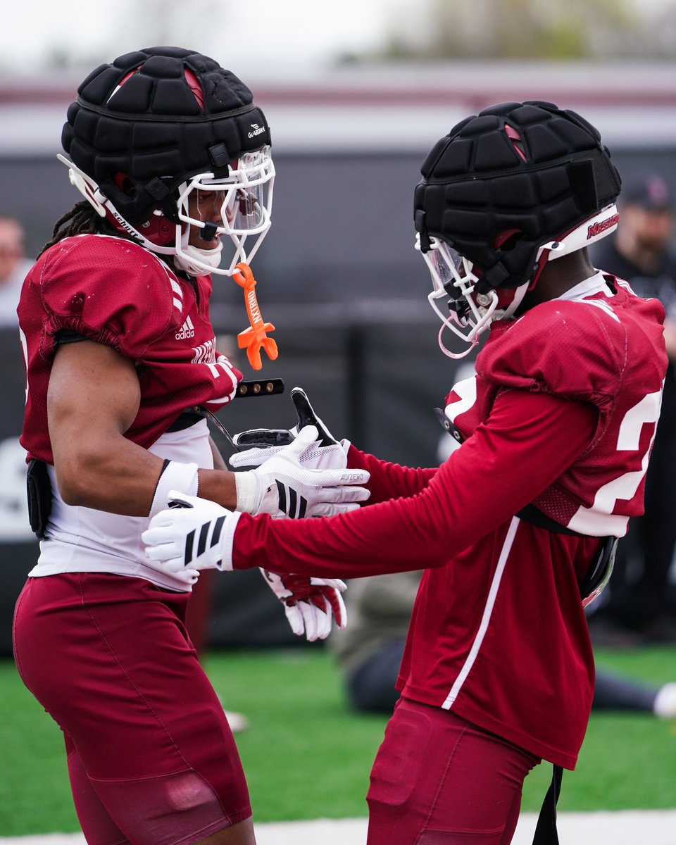 UMass Football tweet media