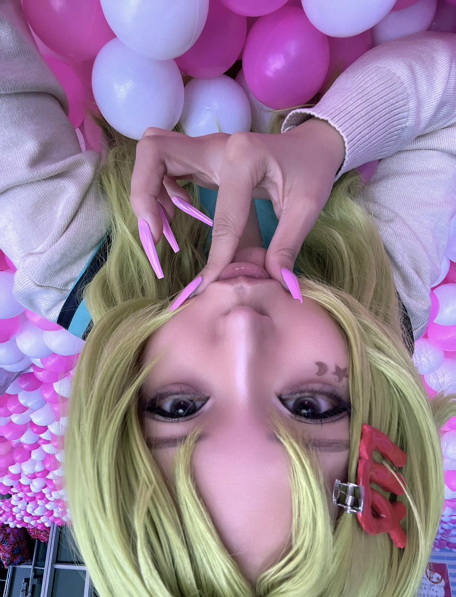 ﾀﾅ tweet media